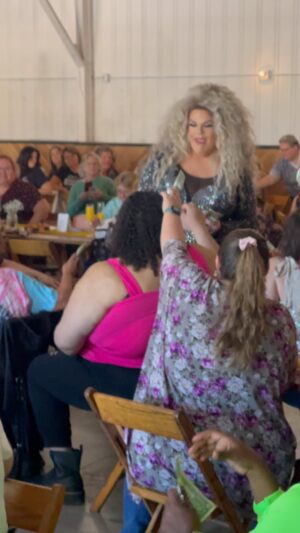 Darienne Lake Instagram - Take my hand we’ll make it I swear….

🐘🐘🐘

#dariennelake #drag #queen #dragqueen #dragrace #rupaul #rpdr #rupaulsdragrace #mtv #aclu #makeup #fashion #Igbt #pride #allstars #AS8 #sundayfunday #dragartist #dragbrunch