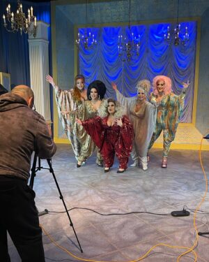 Darienne Lake Instagram - I have a confession….
I’m much shorter in person!
#smallbutmighty