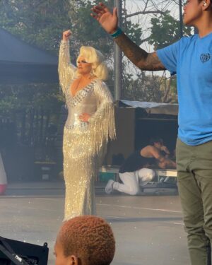 Darienne Lake Instagram - Let’s remind the law makers… liberty and justice FOR ALL!

Thank you to @sandiegopride, all the staff, drivers and everyone involved. You guys are the best! Hope to see you again soon!

🐘🐘🐘

#dariennelake #drag #queen #dragqueen #dragrace #rupaul #rpdr #rupaulsdragrace #mtv #aclu #makeup #fashion #Igbt #pride #allstars #AS8 #sandiego #sandiegopride