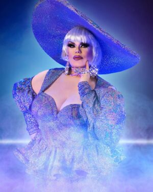 Darienne Lake Instagram - Just a subtle hat.
Photo by @johngramphotos
Outfit by @ilovehollyday
Jewels by @sheezlovelee