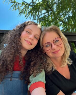 Darija Pavlovičová Instagram - Moji milí soudruzi,
 děkuju za skvělých pár měsíců. 💚

#TSVS
@barlettaproductions @reset_actors @ceskatelevize