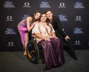 Darija Pavlovičová Instagram - Charitativní večer pro @centrum_paraple byl rozhodně jeden z nejdojemnějších. 

 Tančili jsme pro naši Alici, co má obrovské srdce na správném místě. Dala nám takový náboj a hlavně i mnohem větší rozměr naší rumbě. Celé to ještě podpořila nádherně zazpívaná píseň od naši s Dominikem milované Hegerové a já pak měla co dělat abych se při tanci nerozplakala.

 Jsem neskutečně šťastná, že se vybrala tak neuvěřitelná částka. A ještě víc mě těší, že vím, že peníze půjdou na správnou věc 💜 díky vám!

 A my s @dominikvodicka už od neděle pracujeme na dalších 2 tancích, čas utíká neskutečnou rychlostí, tak se těšíme zase v sobotu🌞

Vaši D&D 

PS: SMS brány jsou znovu otevřené na čísle 906 11 13
Budeme rádi když nás podpoříte 🖤

#stardance #sd1 #darijadominik 

 © Česká televize | Foto - Mikuláš Křepelka | @stardancecz