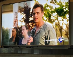 Darin Brooks Instagram - Awww dang it! I missed it again!! It’s the end of Seven Year Hitch on @up_tv right now! That I starred in with the awesome @thenatalie_hall … Such a dang good little romantic comedy!! Directed by the always talented @bradford_may Ding-Ding 😂😁🤙👏👍