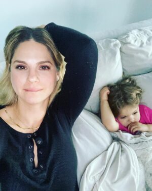 Darin Brooks Instagram - Happy Valentine’s Day to my 3 little McMuffins (littlest one not pictured here)!! And by McMuffins I mean Valentines! Love you ladies more than life itself and wishing you and everyone else out there an amazing day!!! ❤️❤️❤️😍😍😍😊😊😊 (normally I do sleeping pictures of them but I don’t have any new ones yet) Stay tuned… 😉😏😁