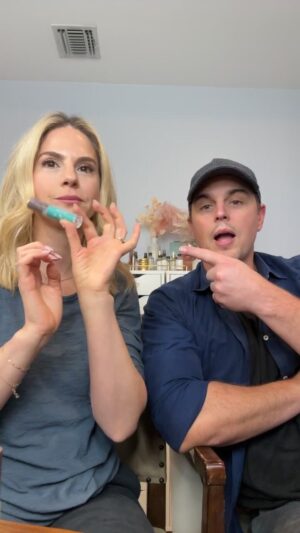 Darin Brooks Instagram - HELLO THERE!!! Impromptu live with @kellylkruger for her @madisoncharlesoils line BLACK FRIDAY SALE!!! Honestly, THEY WORK and THEY HELP people!!! The best stocking stuffers for your loved ones!!! Buy 5, get 1 free!! There’s also a 15% off! And ships anywhere in the world! Trust me, Check em out!! Sign up for the newsletter to get more sales and info at:
Www.kellykrugerbrooks.com
Enjoy!! Love you all!! And Happy Holidays!!! 🥳🎄👍👋🎅🏈👀👍🔥🤷🏼‍♂️🤔🙌🤙😎❤️🫶💪😁