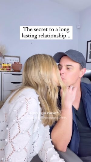 Darin Brooks Instagram - Happy Valentines Day!! 💕💕 Here’s some really solid advice for anyone in a relationship or looking for one… 

#valentinesday #marriedlife #funny #love #marriage #happyvalentinesday