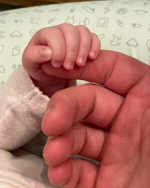 Darin Brooks Instagram - Happy Birthday to my fabulous wife!!! @kellylkruger Man, I can’t believe that it’s been 13 birthdays together! We’ve been through a TON!! And I wouldn’t change any of it… Thank you for giving me the 2 most beautiful, smart and funny children anyone could ever ask for!! You’re a great mom and becoming quite the chef! To many more!! Hope you get everything you wish for this next year! Love you!! ❤️😊🤙🎁🎉🥳 @madisoncharlesoils And now for an embarrassing photo dump of you 🤣😂🤣 You’re welcome!