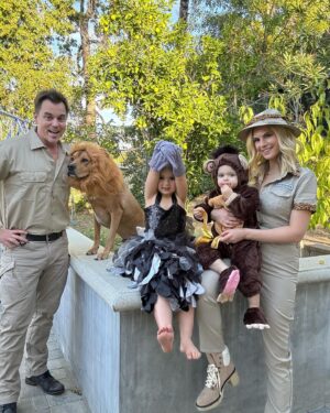 Darin Brooks Instagram - Happy Birthday to my fabulous wife!!! @kellylkruger Man, I can’t believe that it’s been 13 birthdays together! We’ve been through a TON!! And I wouldn’t change any of it… Thank you for giving me the 2 most beautiful, smart and funny children anyone could ever ask for!! You’re a great mom and becoming quite the chef! To many more!! Hope you get everything you wish for this next year! Love you!! ❤️😊🤙🎁🎉🥳 @madisoncharlesoils And now for an embarrassing photo dump of you 🤣😂🤣 You’re welcome!