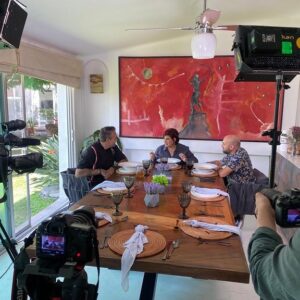 Darío Ripoll Instagram - Cocinando con los primos @chuy.chef @juanjosehk @cateringhk que gusto reencontrarnos por medio de la cocina muy pronto @saborolorysazontv @tvmexiquense 🧑🏼‍🍳