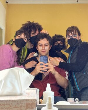 Dario Yazbek Bernal Instagram - Si me dijeran de volver a filmar la película mañana yo feliz la volvería a hacer con este crew un millón de veces. Merci merci a un gran equipo. 
Vean “No voy a pedirle a nadie que me crea”. Lo recomiendo