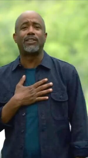 Darius Rucker Instagram - Anyone else needing a little bit of this right about now?!?! #beersandsunshine