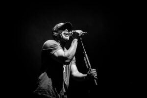 Darius Rucker Instagram - I knew this tour was going to be special, but WOW! Having the time of my life out here!! 

#startingfirestour #countrymusic 

(📷 @christiegoodwin)