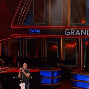 Darius Rucker Instagram - Man I love this song!! Hope y’all are digging “Never Been Over”. Be sure to give the version with @jennifernettles a listen at the link in bio! 

Always a good time playing at the @opry!