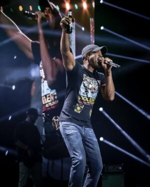 Darius Rucker Instagram - I’m heading across the pond!!! It’s been too long. See y’all SOON!