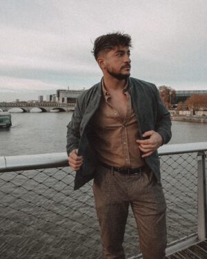 Darko Bozovic Instagram - Automne mood avec @jules 🍂
Un de mes looks préférés de l’année 🤎
✨collaboration commerciale✨