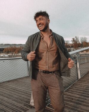 Darko Bozovic Instagram - Automne mood avec @jules 🍂
Un de mes looks préférés de l’année 🤎
✨collaboration commerciale✨