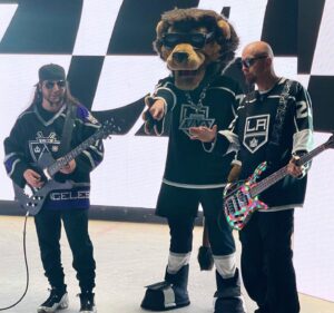 Daron Malakian Instagram - Had a great time with my brother @ShavoOdadjian at the @LAKings promo photo shoot!!!!! The jersey I’m wearing is the same one I wore in the #Toxicity video 20 yrs ago!!!! First time I’ve put it on since then. The Iceman guitar is also from the same time period, with the LA Kings style crown bridge.

Photos by @armenkeleshian and @masismananian 

#GoKingsGo #LAKings #NHL #IcemanGuitars #Ibanez #DaronMalakian #ScarsOnBroadway #DMSOB #SystemOfADown #SOAD