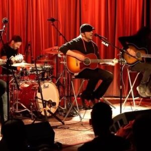 Daron Malakian Instagram - Throwback to our performance at the @grammymuseum back in 2018.

#DaronMalakian #ScarsOnBroadway #DMSOB #SystemOfADown #SOAD