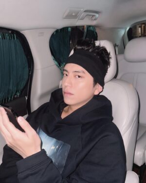 Darren Wang Instagram - Ya~✌️haha~