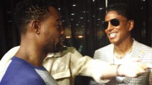 Darrin Henson Instagram - The Jacksons- I have been blessed to meet and work with giants who shoulders I stand on, I’ve been in the entertainment industry for quite some time and I have had many opportunities to meet these giants who have passed on valuable information about life‘s lesson so I can continue developing my gifts to deliver to the world my way . To the entire Jackson family thank you for your contribution and sacrifices . #jackson5  #michaeljackson  #janetjackson #thejacksons #darrinhenson