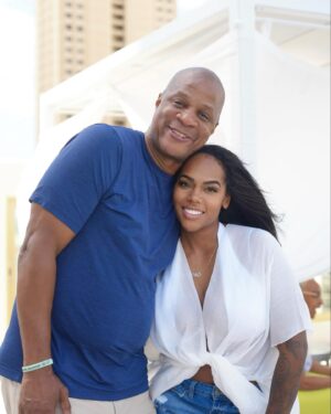 Darryl Strawberry Instagram - Happy birthday to my oldest beautiful daughter @diamond_strawberry 🎉🎉🎉🎉 May the good Lord continue to be with you each day.. We celebrate you on this very special day! Enjoy yourself with your family and friends. Proud of You! Love ya Daddy 🍓❤️