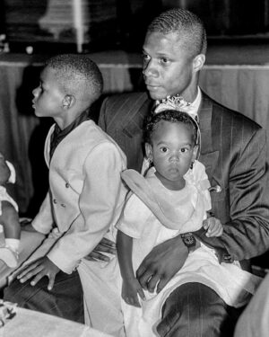 Darryl Strawberry Instagram - Happy birthday to my oldest beautiful daughter @diamond_strawberry 🎉🎉🎉🎉 May the good Lord continue to be with you each day.. We celebrate you on this very special day! Enjoy yourself with your family and friends. Proud of You! Love ya Daddy 🍓❤️