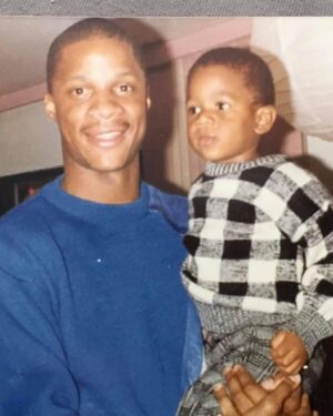Darryl Strawberry Instagram - Happy birthday to my first born @dj_straw8 🎉🎉 Just wanted to say how proud I am of you for becoming the Man, Husband and Father that you are with your beautiful family! Enjoy yourself on this wonderful day! Love You Daddy 🍓🫶🏾
