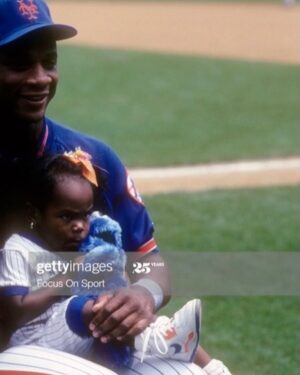 Darryl Strawberry Instagram - Happy birthday to my oldest beautiful daughter @diamond_strawberry 🎉🎉🎉🎉 May the good Lord continue to be with you each day.. We celebrate you on this very special day! Enjoy yourself with your family and friends. Proud of You! Love ya Daddy 🍓❤️