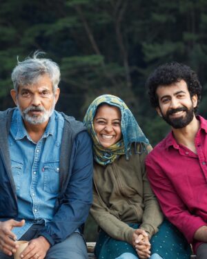 Darshana Rajendran Instagram - Such a gift this film and these people have been. Paradise. 

We’re out in theatres ALLLLL around the world. Please find a theatre near you and catch the film. I promise there’s something for you in it. 

Thank you for these photographs, @nerun_kalpajith 

@prasann_vithanage @roshan.matthew @antochittilappilly @alekaskywarrior @schittil @shyam.fernando.12 @sumithilango @mahendraperera_official @oshe404 @ashfaquedeen @anushka.senanayake @k.music.composer @sreekarprasa