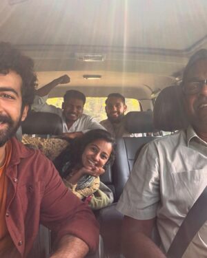 Darshana Rajendran Instagram - Such a gift this film and these people have been. Paradise. 

We’re out in theatres ALLLLL around the world. Please find a theatre near you and catch the film. I promise there’s something for you in it. 

Thank you for these photographs, @nerun_kalpajith 

@prasann_vithanage @roshan.matthew @antochittilappilly @alekaskywarrior @schittil @shyam.fernando.12 @sumithilango @mahendraperera_official @oshe404 @ashfaquedeen @anushka.senanayake @k.music.composer @sreekarprasa