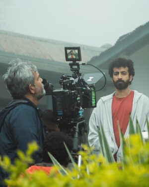 Darshana Rajendran Instagram - Such a gift this film and these people have been. Paradise. 

We’re out in theatres ALLLLL around the world. Please find a theatre near you and catch the film. I promise there’s something for you in it. 

Thank you for these photographs, @nerun_kalpajith 

@prasann_vithanage @roshan.matthew @antochittilappilly @alekaskywarrior @schittil @shyam.fernando.12 @sumithilango @mahendraperera_official @oshe404 @ashfaquedeen @anushka.senanayake @k.music.composer @sreekarprasa