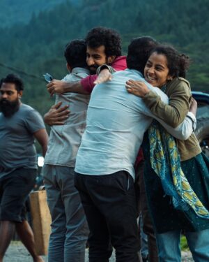 Darshana Rajendran Instagram - Such a gift this film and these people have been. Paradise. 

We’re out in theatres ALLLLL around the world. Please find a theatre near you and catch the film. I promise there’s something for you in it. 

Thank you for these photographs, @nerun_kalpajith 

@prasann_vithanage @roshan.matthew @antochittilappilly @alekaskywarrior @schittil @shyam.fernando.12 @sumithilango @mahendraperera_official @oshe404 @ashfaquedeen @anushka.senanayake @k.music.composer @sreekarprasa