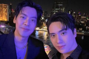 Darvid Kreepolrerk Instagram - รวมแก๊งมาเปิดตี้ที่ Black Horse in the Castle by James Boulangerie ที่ Napalai terrace ชั้น7ICONSIAM ตั้งแต่วันที่ 23/11/2023 - 07/01/2024ที่คุณจะได้สนุกแล้ว สนุกอีก ด้วยมินิคอนเสิร์ตจากศิลปินชื่อดังมาสร้างความสุขให้ทุกค่ำคืน ไม่ว่าจะเป็น วี วิโอเลต, บุรินทร์ บุญวิสุทธิ์,โจอี้ บอยและวง Slot Machine ดื่มด่ำกับบรรยากาศและเลือกรับประทานอาหารจากบูธต่างๆ จากร้านJames Boulangerie และเหล่าพาร์ตเนอร์ อาทิThammachart Seafood,QFresh,Roy’s,Copper Beyond Buffetและฟูฟ่องหมูกรอบ บัตรเข้าร่วมสามารถจองได้แล้ววันนี้ที่ https://www.plutoticket.com/blackhorseinthecastle หรือจองบัตรที่หน้างานได้เลยค่ะ/ครับ