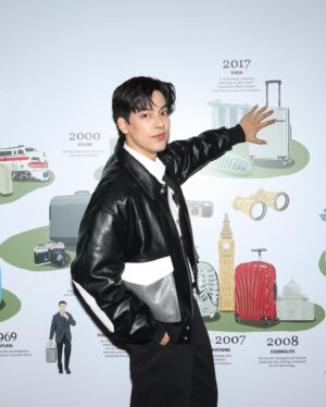 Darvid Kreepolrerk Instagram - วันนี้มางาน Destination Samsonite: Voyaging Through Time เปิดตัว! กระเป๋ารุ่นใหม่ EVOA-Z ได้มาเห็นของจริงก็คือสวยมากกก ทั้งดีไซน์ ทั้งความทนทาน ที่สำคัญคือตัวล้อเป็นนวัตกรรมใหม่ Aero-Trac™ Whirl ลากลื่นขึ้นมากกกก ถูกใจคนเดินทางบ่อยๆ อย่างเราสุดๆ

แล้วที่ประทับใจอีกอย่างคือคอนเซปต์ของงาน Time capsule ยิ่งทำให้เห็น Story อันยาวนานของ Samsonite แล้วทำให้รู้สึกว่าเป็นแบรนด์ที่ Timeless จริงๆ⏱️🧳 #DestinationSamsoniteTH #SamsoniteTH #EVOAZ
@samsoniteth