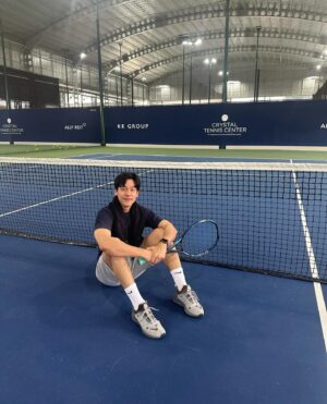 Darvid Kreepolrerk Instagram - เข้าวงการจนได้🎾🎾