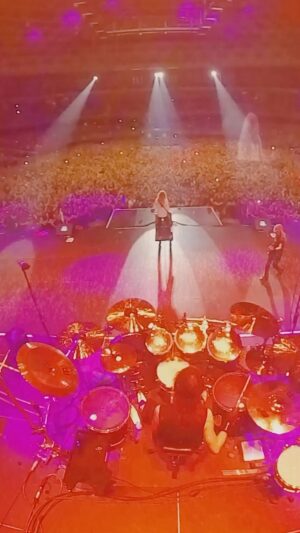 Dave Mustaine Instagram - #CrushTheWorldTour Night 2: Santiago, Chile 🇨🇱 See you tonight, Paraguay.
🎥: @ryancphoto