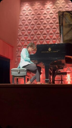 Davi Campolongo Instagram - Ainda sobre esse dia muito especial na @salaceciliameireles ❤️‍🔥

#davicampolongo #chopin #piano #pianist