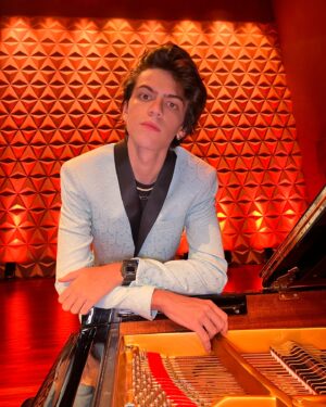 Davi Campolongo Instagram - Classical Rio 🎶🎹

Look @ternos_decinel 

#davicampolongo #piano #classicalmusic #riodejaneiro #salaceciliameireles