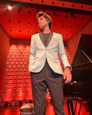 Davi Campolongo Instagram - Classical Rio 🎶🎹

Look @ternos_decinel 

#davicampolongo #piano #classicalmusic #riodejaneiro #salaceciliameireles