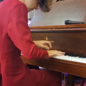 Davi Campolongo Instagram - Rio de Janeiro é amanhã!! 19hrs na Sala Cecília Meireles 📍

#piano #pianist #davicampolongo #classicalmusic #beethoven