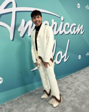David Archuleta Instagram - Last night’s look from @AmericanIdol 🤍 Thanks for having me back on to perform my new single #HellTogether! 

Suit: @tanner.fletcher 
Necklace: @kylechandesign
Shirt: @thearchshow 
Shoes: @aldo_shoes 
Styling: @lil_saigon 
H&MU: @josephadivari