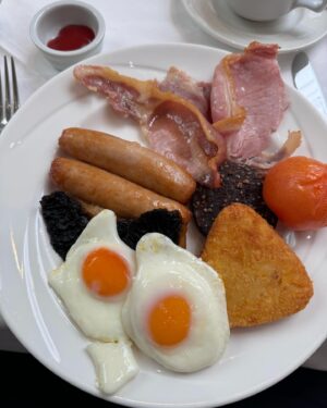 David Baddiel Instagram - Full Irish (from buffet, hence eggs looking a bit confused) Fitzpatrick Castle Hotel, Dalkey. Before you ask beans were not a buffet option but I did order some and they arrived in a separate ramekin (not pictured).