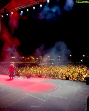 David Barrull Instagram - Muchas gracias @radiole_oficial por dar voz y tanto cariño a mi música, y muchas gracias a la gente de #toledo sois increíbles 😘 que Dios os bendiga mucho