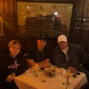 David Boreanaz Instagram - Good eats and laughter with the boss…Brother Dom. #famiglia #philly