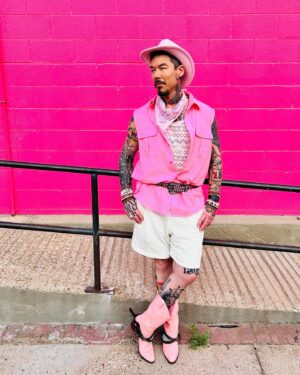 David Bromstad Instagram - Giddy up 💓🤠💓