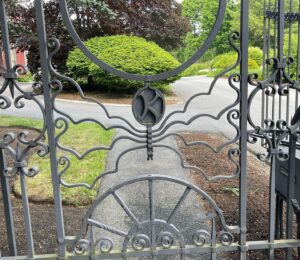 David Bromstad Instagram - Bangor Maine. All I can say is wow. Wow on so many levels. Let’s start with this home…I should say compound, that belongs to the infamous Steven King!!! The house is exactly what u would imagine. Grand and mysterious but very casual. Epic in every way and right in town! The White House is also part of Steven’s world and it’s his own personal library!!! The city was blessed with loads of character and history. But the best part are the people. Wow wow wow!!! I’ve never met a more kind and loving community in all my travels. Im def being back!!!!