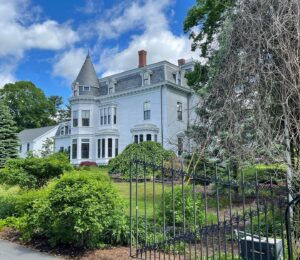 David Bromstad Instagram - Bangor Maine. All I can say is wow. Wow on so many levels. Let’s start with this home…I should say compound, that belongs to the infamous Steven King!!! The house is exactly what u would imagine. Grand and mysterious but very casual. Epic in every way and right in town! The White House is also part of Steven’s world and it’s his own personal library!!! The city was blessed with loads of character and history. But the best part are the people. Wow wow wow!!! I’ve never met a more kind and loving community in all my travels. Im def being back!!!!