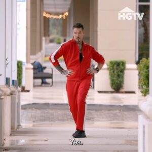 David Bromstad Instagram - A true rags to riches story is my fav things to be apart of and it is in my hometown! Of course my crazy is always present cause I can’t help it so enjoy my weird😜 Have fun watching the brand new episode of My Lottery Dream Home tonight at 9/8c on @hgtv and @discoveryplus