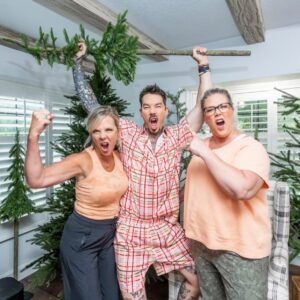 David Bromstad Instagram - I hope everyone enjoyed the holiday extravaganza last night. I don’t think I’ve ever said this in my entire career, but I do believe this is the best thing I’ve ever been a part of. Probably because I had the most amazing team and part of the team was my fabulous sisters!!!! They are such a huge part of my life and what you saw last night is exactly how we are when we are together. We love on each other and respect each other so much for the gifts the God has given us. We are goofy, weird, delightfully strange, fashionable, intensely honest, Hyper creative,and deliciously dorky. These pictures describe everything about us. I’m so honored and proud to have worked with these incredible women and create memories that will always be cherished. I LOVE MY FAMILY!!!! ♥️ 🎄 ♥️