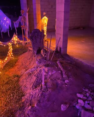 David Bromstad Instagram - Some fun details of the Halloween decor! I had so much fun doing this but next year I’m hiring a team to help!!!
